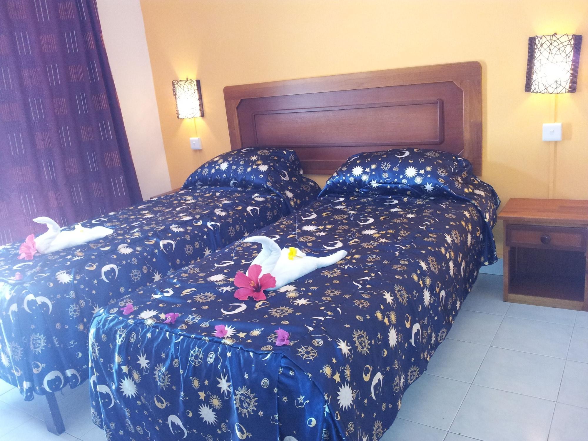 Le Grand Bleu Hotel تراوْ أوكس بيتْشيز المظهر الخارجي الصورة
