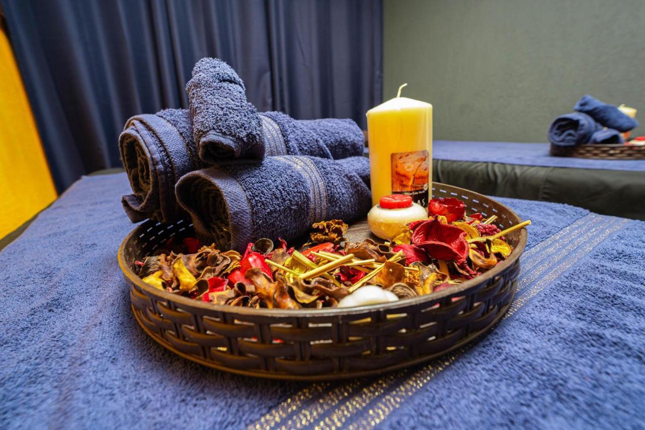 Le Grand Bleu Hotel تراوْ أوكس بيتْشيز المظهر الخارجي الصورة