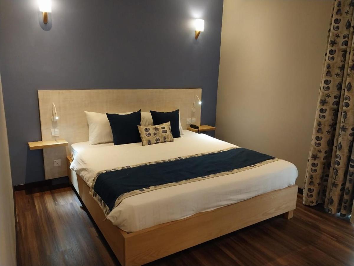 Le Grand Bleu Hotel تراوْ أوكس بيتْشيز المظهر الخارجي الصورة