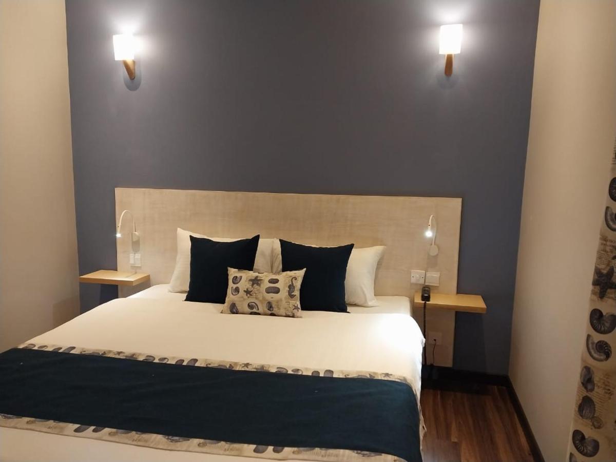 Le Grand Bleu Hotel تراوْ أوكس بيتْشيز المظهر الخارجي الصورة