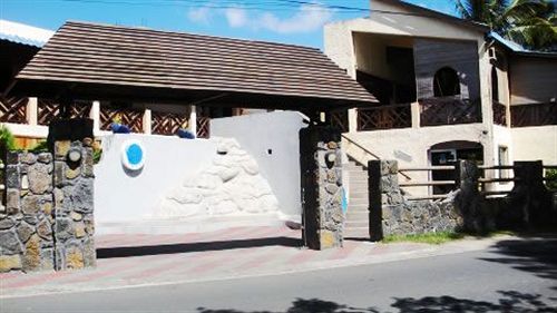 Le Grand Bleu Hotel تراوْ أوكس بيتْشيز المظهر الخارجي الصورة