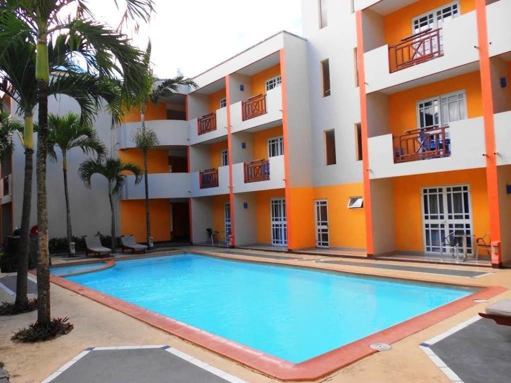 Le Grand Bleu Hotel تراوْ أوكس بيتْشيز المظهر الخارجي الصورة